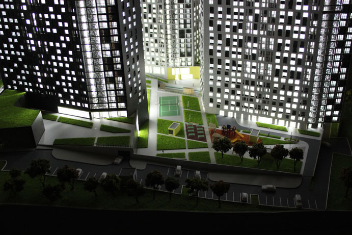 Подсветка 3-х зданий на макете жилого комплекса в Туле