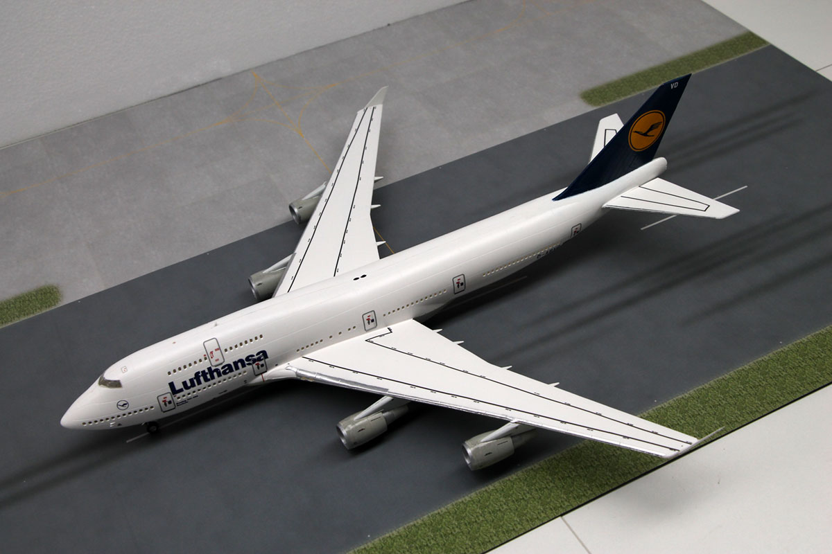 макет гражданского самолета