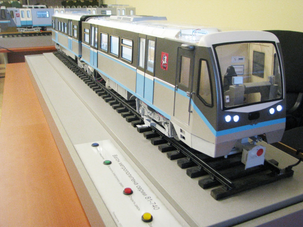 макет поезда метро